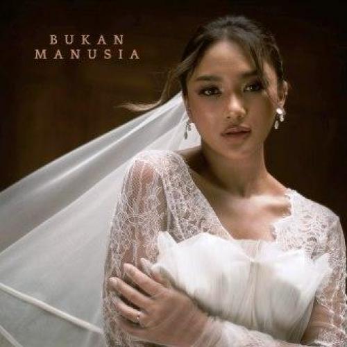 small_34MARION JOLA-Bukan Manusia-2