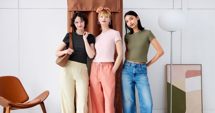 T-shirt-UNIQLO-koleksi-Core-T-SpringSummer-2025-750x396