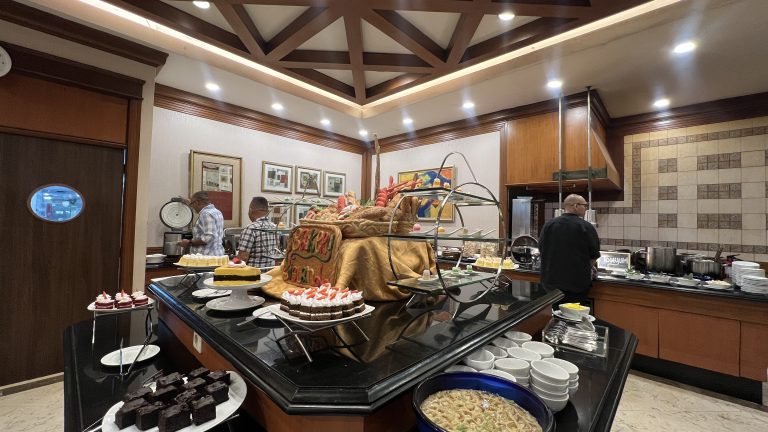 Rayakan Natal Penuh Kehangatan dengan Spesial Brunch Buffet di Menara Peninsula Hotel Jakarta